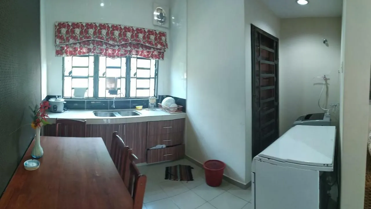 Hma Guesthouse Σεπάνγκ Πανσιόν